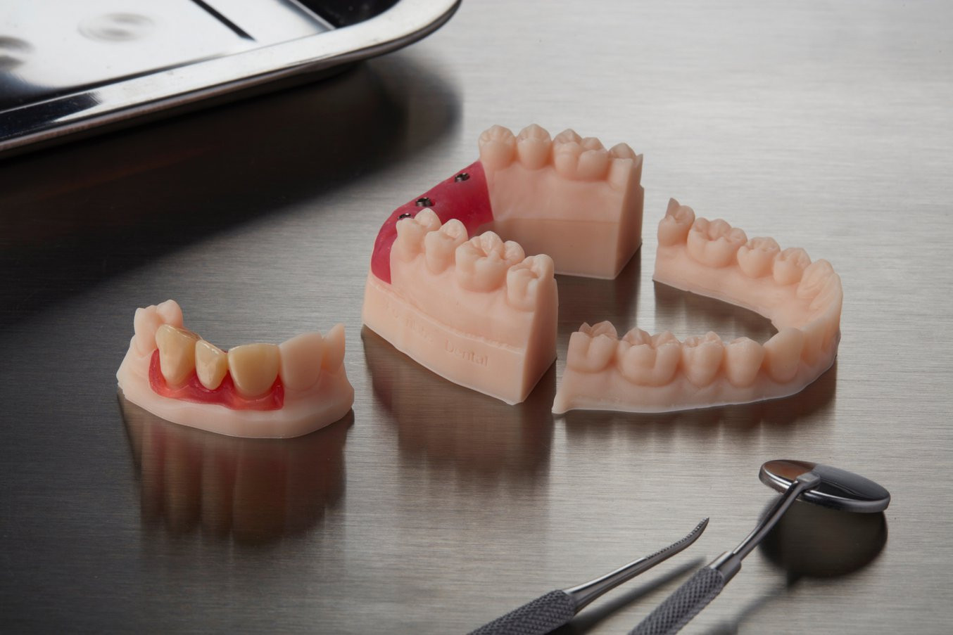 نمونه های اورتودنسی پرینت شده از جنس رزین دندان پزشکی